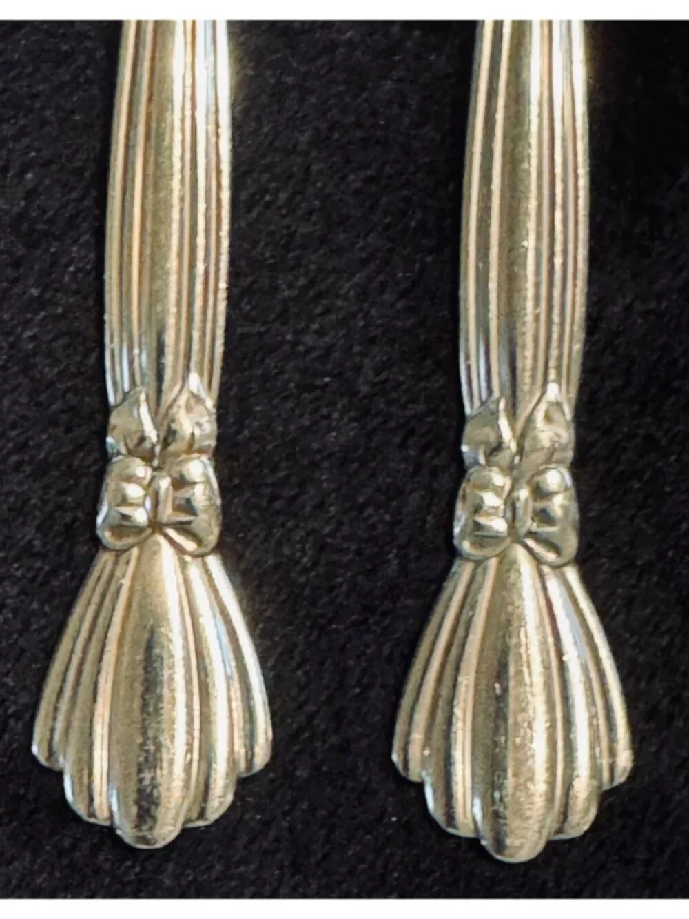 4 Oneida ALEXIS Deluxe Stainless Salad Forks Glossy Bow Silverware Flatware